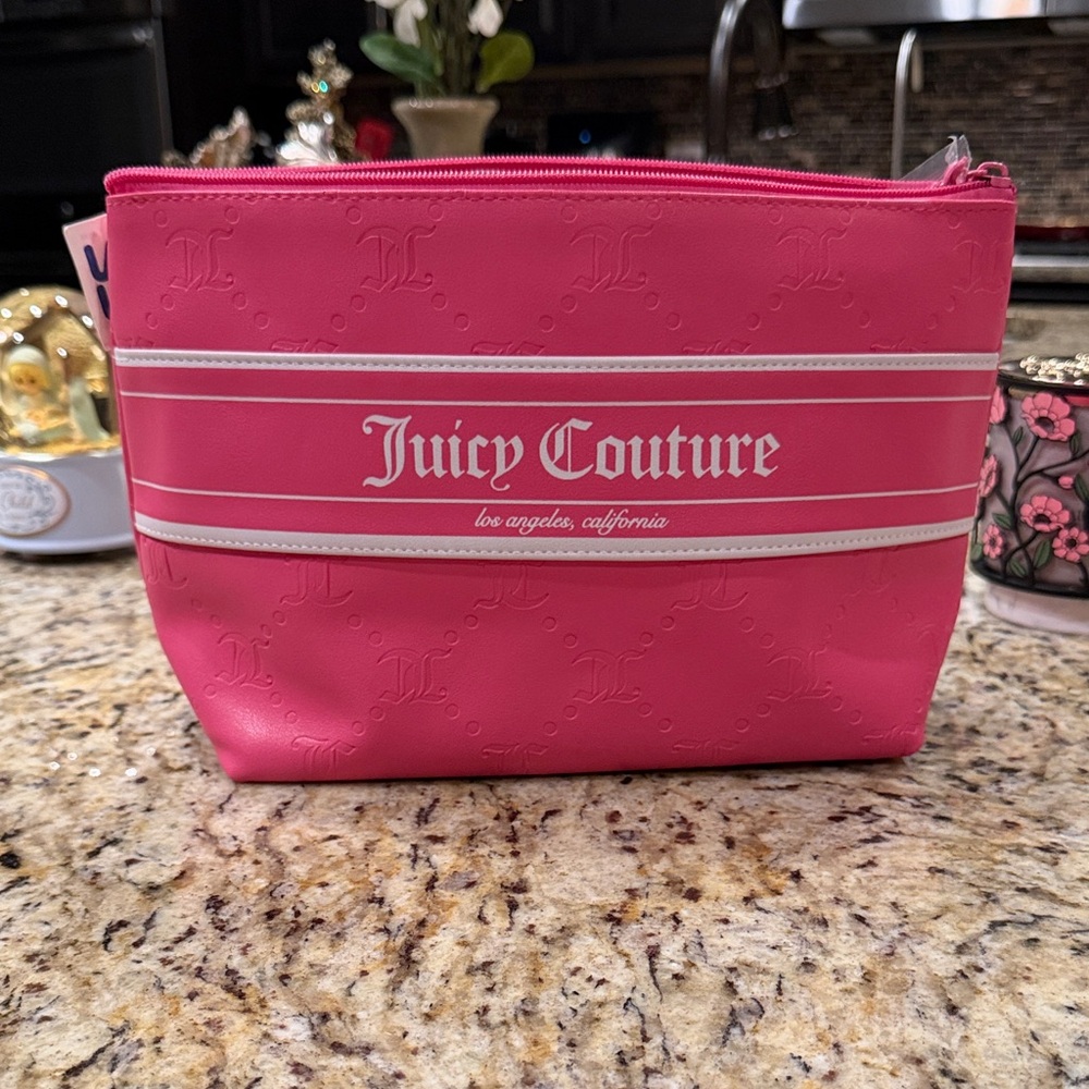NWT Oversized Juicy Couture Soft Baby Pink Cosmetic Case